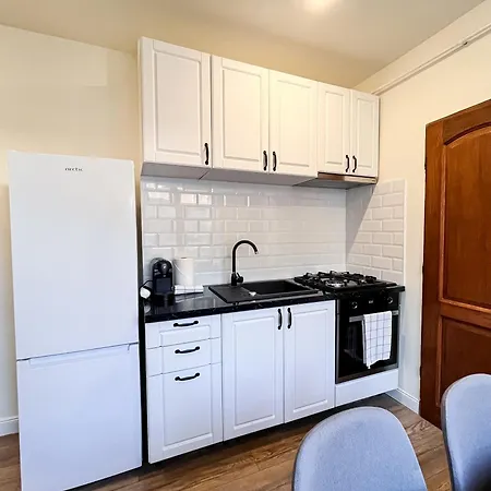 La Teatru - 2bd Near Theatre And Old Town Apartment