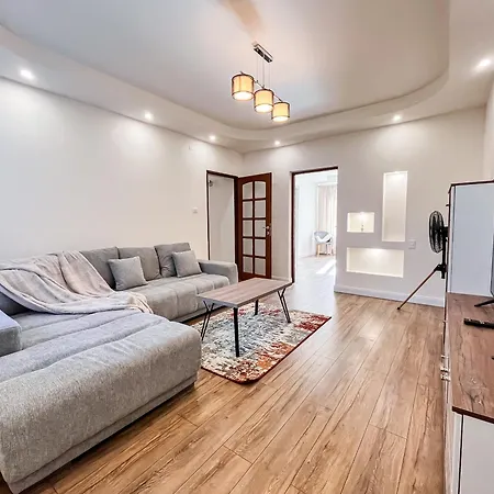 La Teatru - 2bd Near Theatre And Old Town *