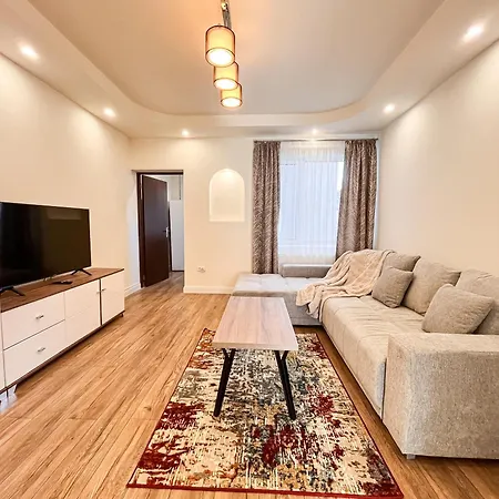 La Teatru - 2bd Near Theatre And Old Town Apartment