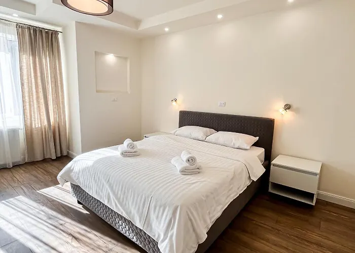 La Teatru - 2bd Near Theatre And Old Town *