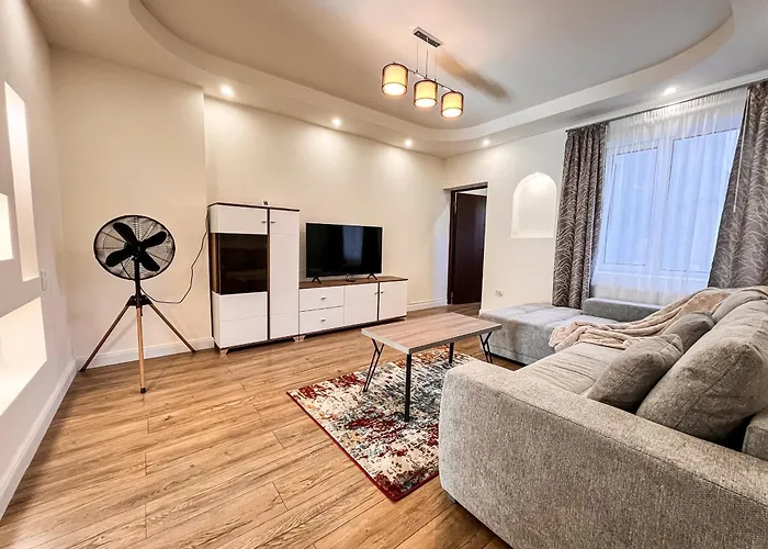 La Teatru - 2bd Near Theatre And Old Town Apartment Brasov